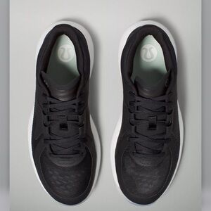 Lululemon Strongfeel Training Black and White Sneakers Lightweight Mesh